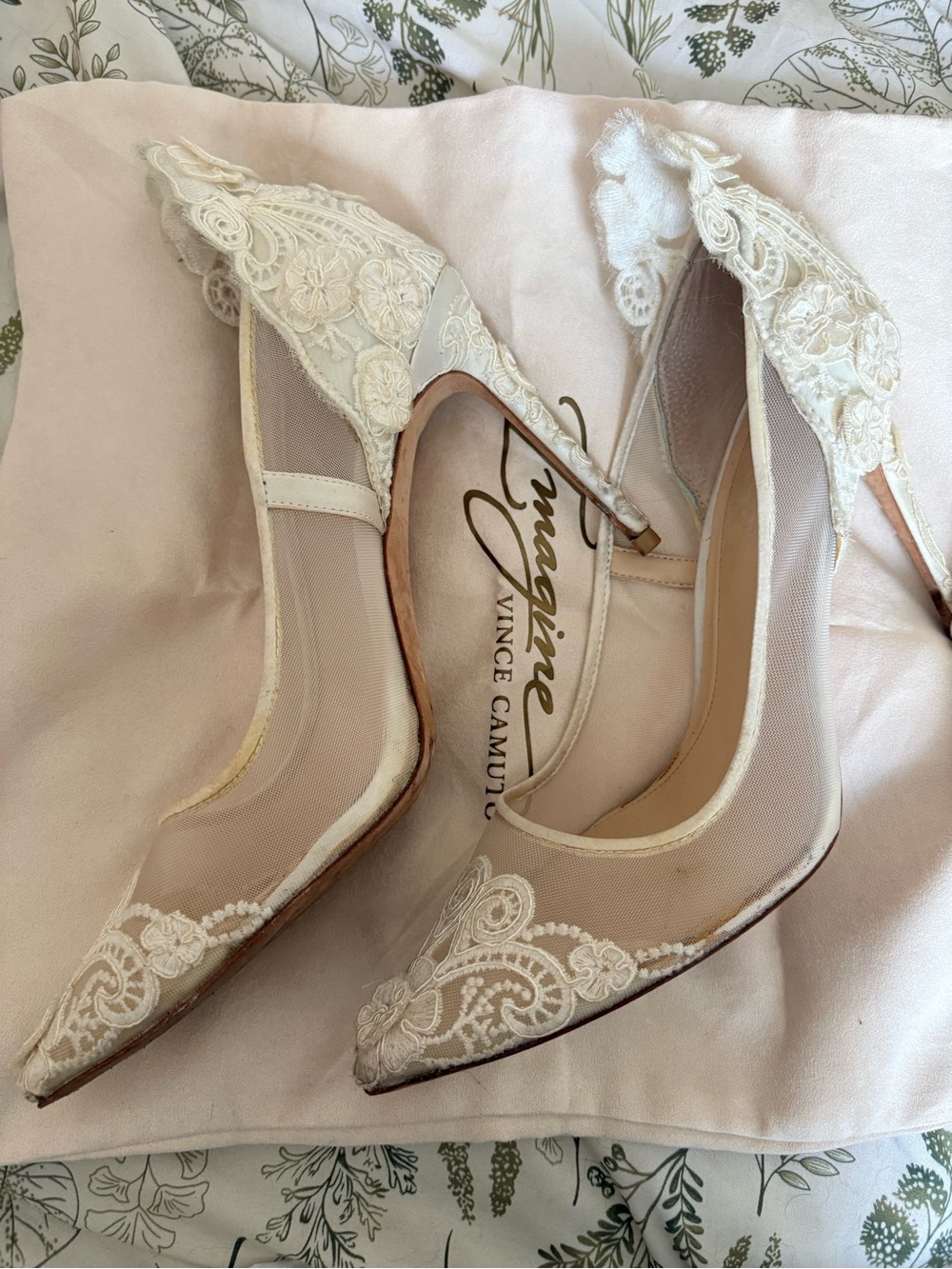 Vince Camuto Women's Ivory Lace Pointed-Toe Pumps